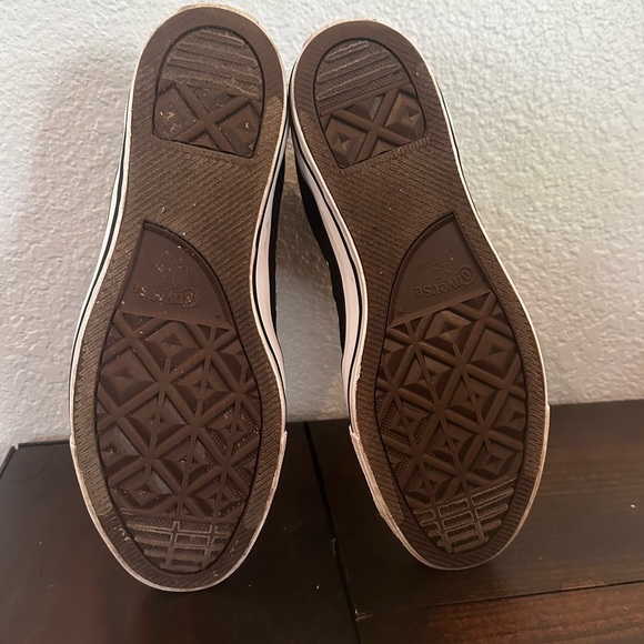 Converse Chuck Taylor Hi Tops (Men’s Size 10) Excellent Used Condition - Picture 3 of 6